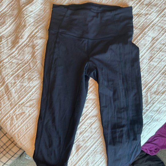 lululemon Ribbed Side Panel Capri Leggings Navy Blue - Picture 1 of 4